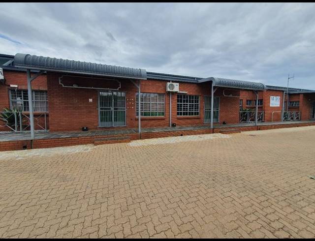 INDUSTRIAL PROPERTY TO RENT IN HENNOPSPARK